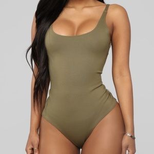 ✨3 for 20✨ Fashionova green bodysuit
